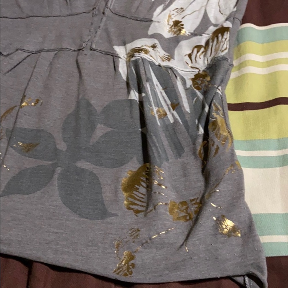 Pullover Top. Euc! - image 3